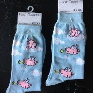 🆕 Two (2) Pairs ‘When Pigs Fly’ SOCKS! 🐷